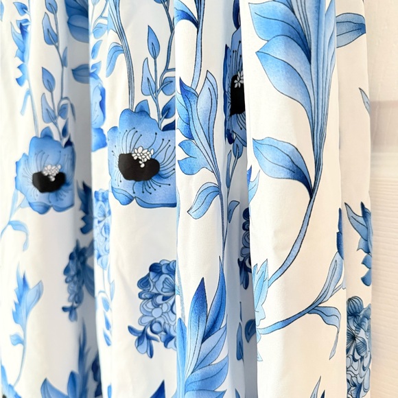 White Maxi Dress with Blue Floral Print and Tie Straps Smocked Summer SHEIN - Picture 12 of 12